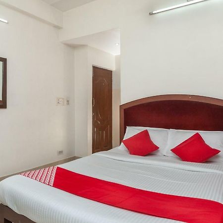Oyo 8410 Rajeswari Tower 호텔 첸나이 외부 사진