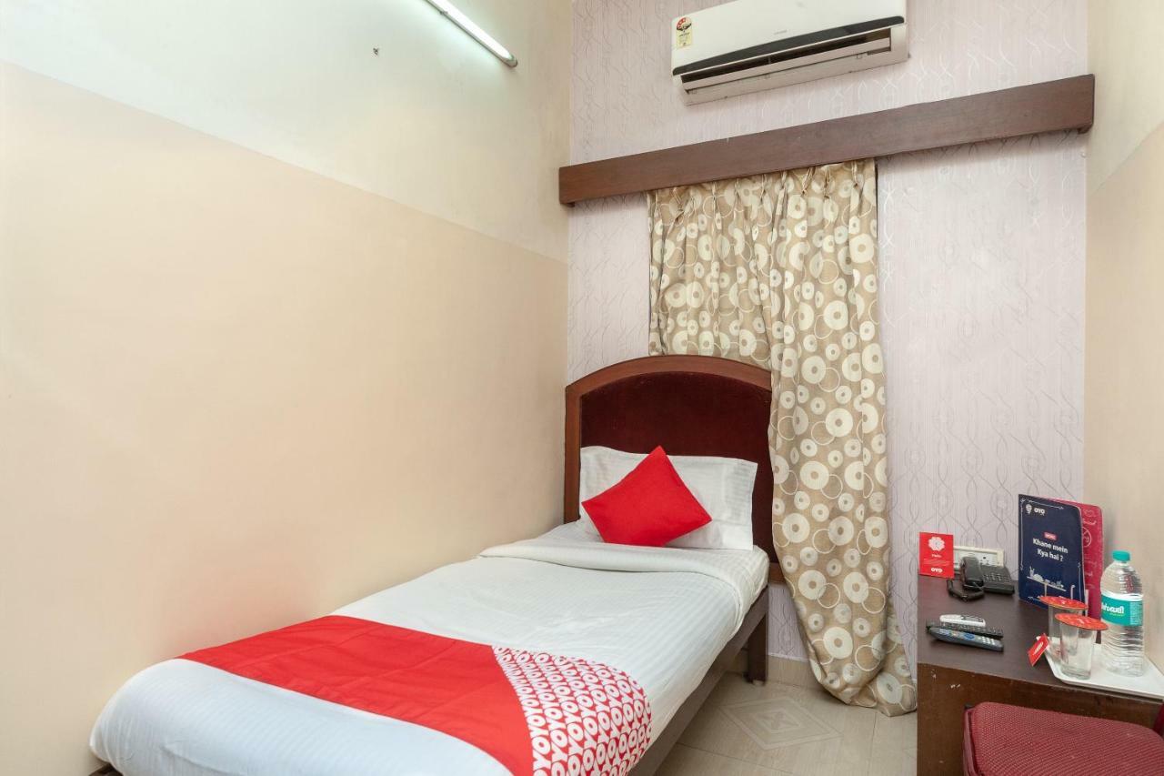 Oyo 8410 Rajeswari Tower 호텔 첸나이 외부 사진